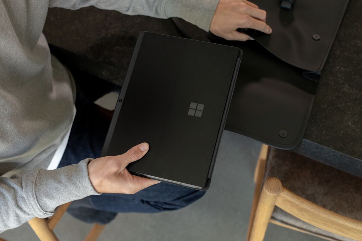 Microsoft Surface Surface Pro X MBM-00006 image gallery 3